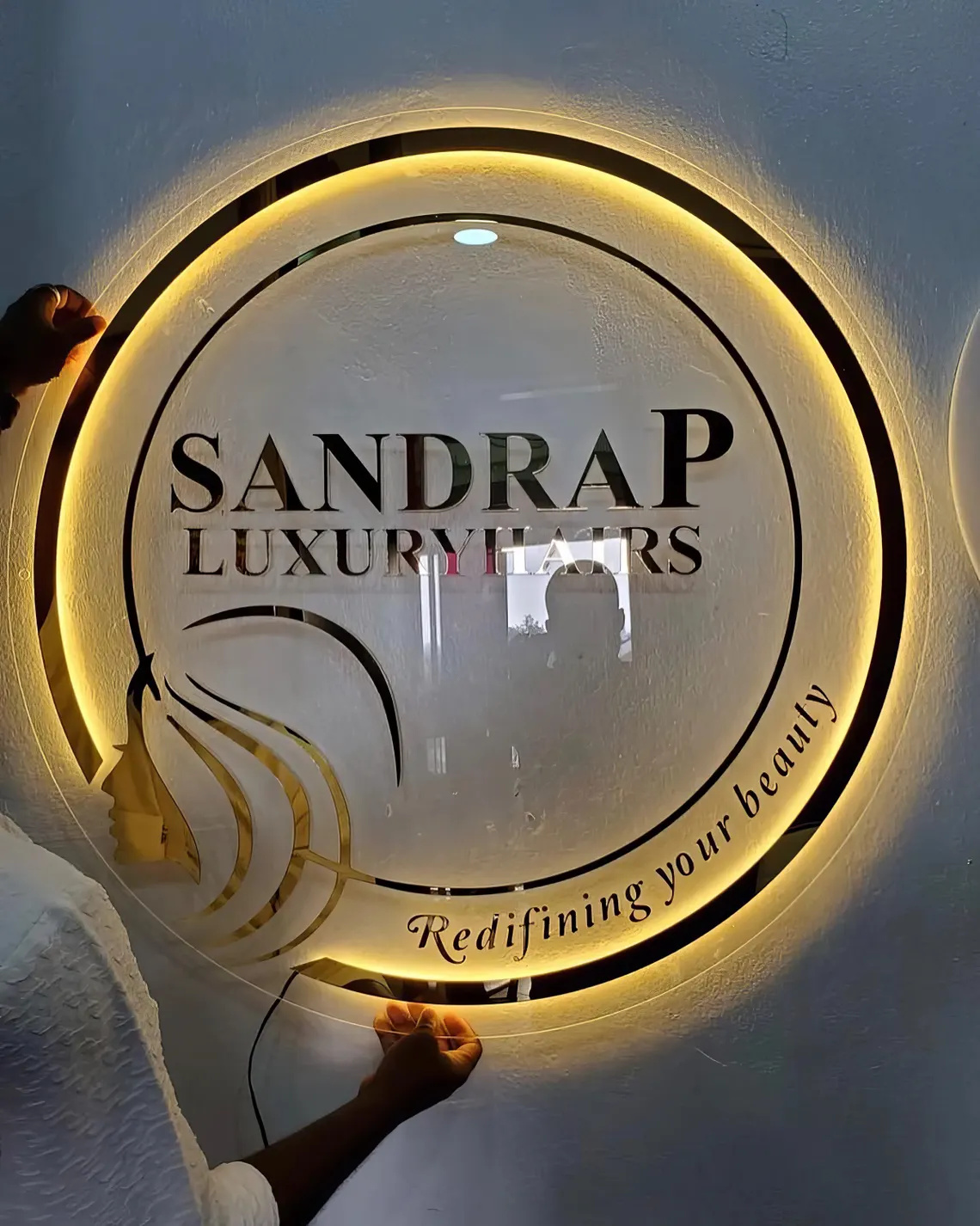 لافتة LED مخصصة بشعار، لافتة ا - مراجعة Hair Care Logo وسعره